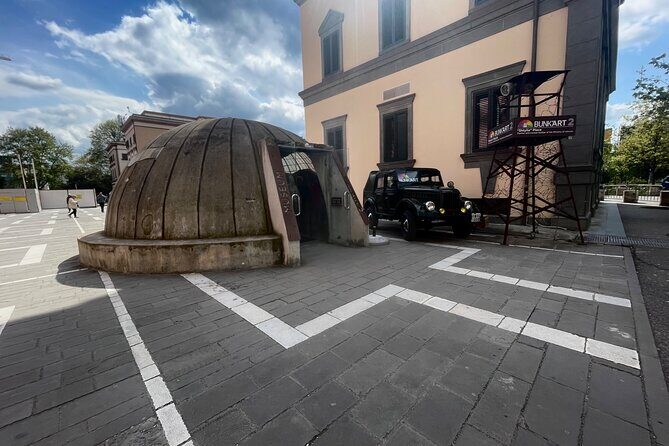 Relics of Comunism in Tiranë - Key Points