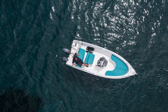 Rent a Boat Without a License in Santorini - Who Will Love This Experience?