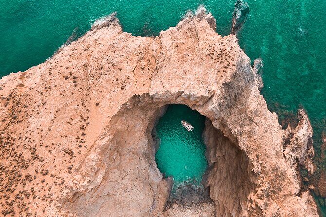 Rent a rib boat (per hour) - Key Points