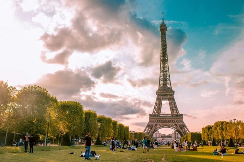 Reserved Access Eiffel Tower Tour Trocadero & Champagne - Starting Point and Itinerary Breakdown
