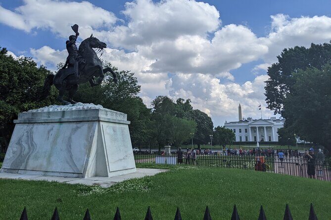 Residences of the Presidentses Walking Tour: Lafayette Square & Foggy Bottom - Key Points