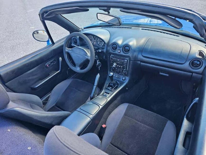 Rethymno: Ride with a Mazda MX5 cabrio 1991 for 12 hours - An In-Depth Look at the 12-Hour Mazda MX5 Cabrio Ride