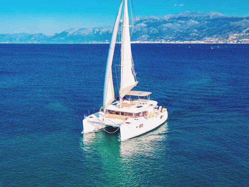 Rethymno: Sailing Catamaran Cruise & Premium Meal & Drinks - The Heart of the Experience: Georgioupoli Stop