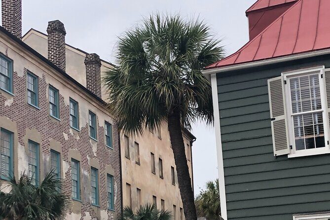 Revolutionary Charleston Walks - History Walking Tour - Rainbow Row: The Colorful Icon