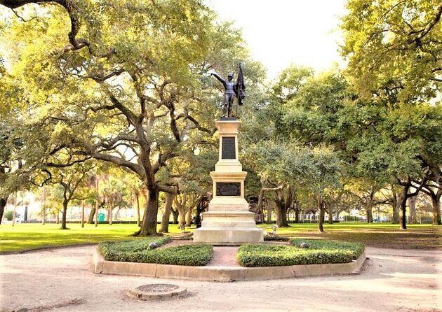 Revolutionary Charleston Walks - History Walking Tour - Charleston City Market: The Heart of Commerce