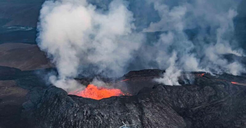 Reykjavik: 45-Minute Volcano Sightseeing Helicopter Tour - The Experience in Detail