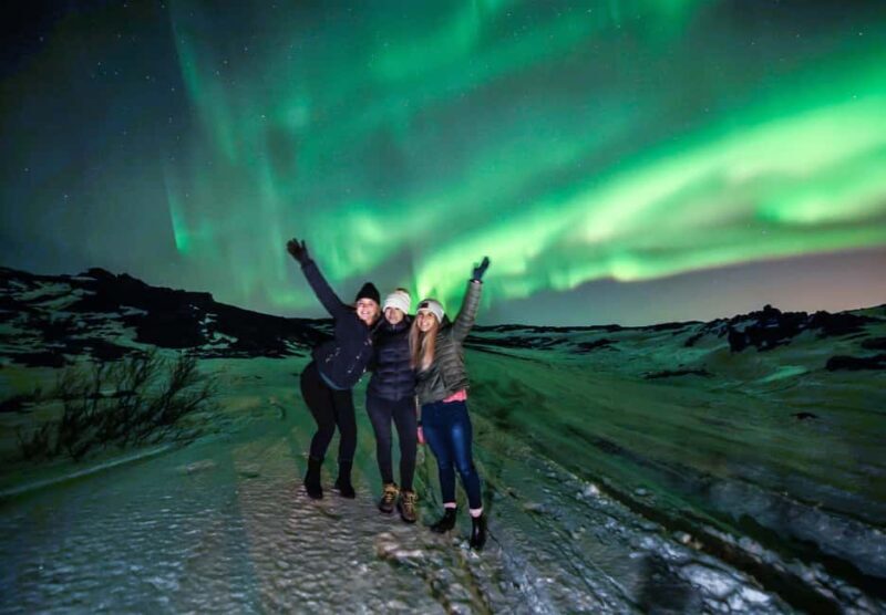 Reykjavik: Evening Lava Tunnel and Northern Lights Hunt - Key Points