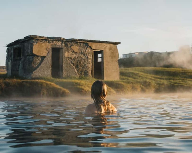 Reykjavík: Golden Circle & Secret Lagoon Day Trip with Lunch - Who should consider this tour?