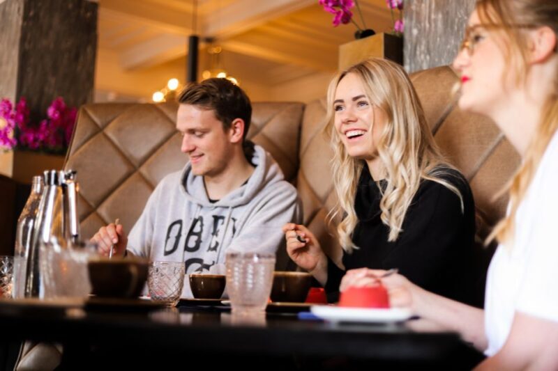 Reykjavik: Guided Foodie Walking Tour with 6 Tastings - The Experience in Depth: What to Expect