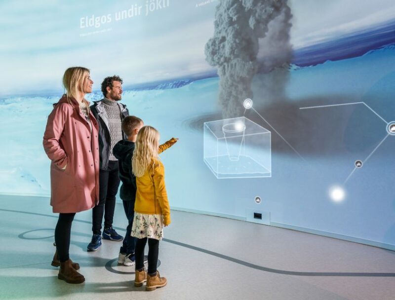 Reykjavík: Hop-On Hop-Off Bus and Perlan Museum Entry Ticket - What’s Not Included