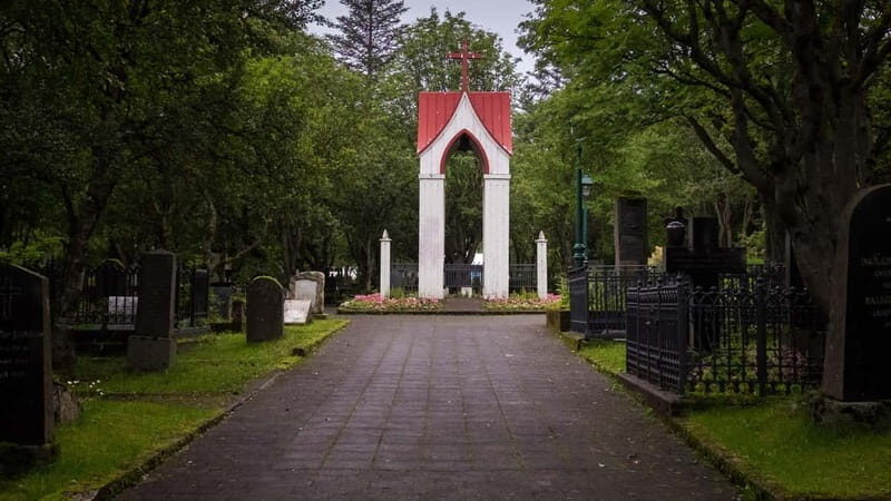 Reykjavik Midnight Sun Ghost Walk - A Deep Dive into the Reykjavik Midnight Sun Ghost Walk