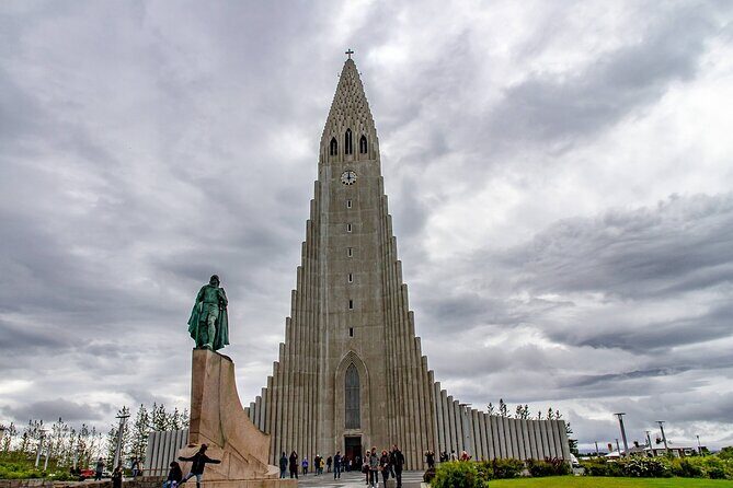 Reykjavik Private Walking Tour With A Professional Guide - Exploring Reykjavik on Foot: What to Expect from the Tour