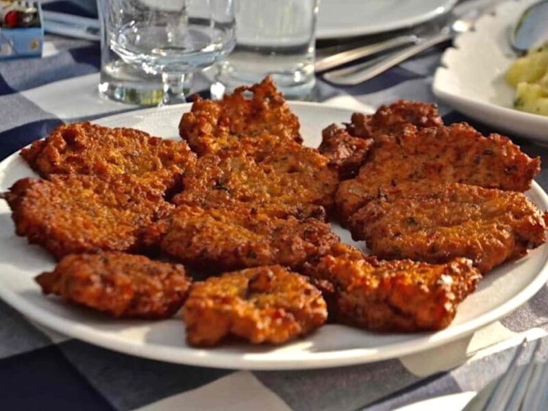 Rhodes: Private Medieval City Treasure Hunt with Food Stops - Key Points