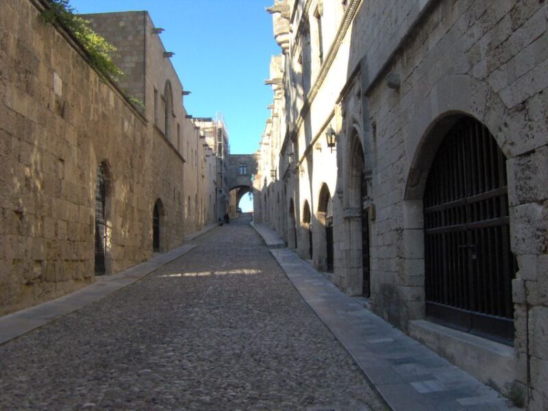 Rhodes Town: Private Walking Tour with a Licensed Guide - Exploring the Key Stops