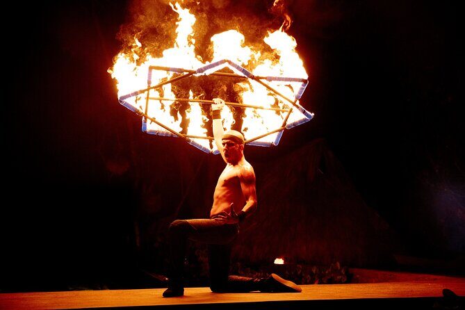 Rhythms of the night, sunset cruise, open bar & oceanfront dinner - Who Is This Tour Best For?