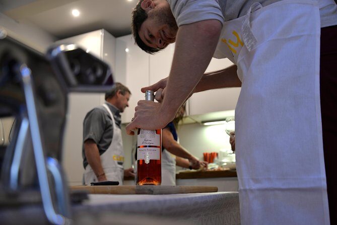 Rialto: Market Tour with Hands-on Cooking Class, Wine & Tiramisu - Key Points