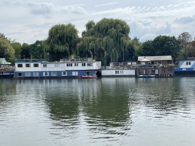 Richmond: Ted Lasso Guided Walking Tour - Key Points