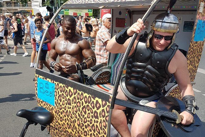 Rickshaw Tours Berlin - Groups of up to 16 people with several rickshaws - Key Points