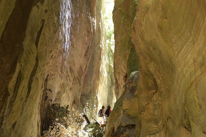 Ridomo Gorge hike to MANA spring - Discovering the Gorge: An Unforgettable Scenic Journey