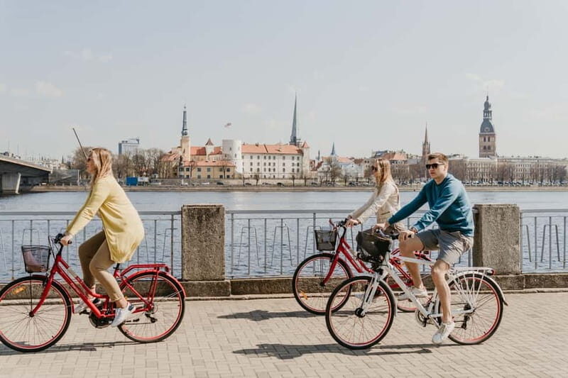 Riga: Architecture and Districts Bicycle Sightseeing Tour - An In-Depth Look at the Riga Bicycle Tour