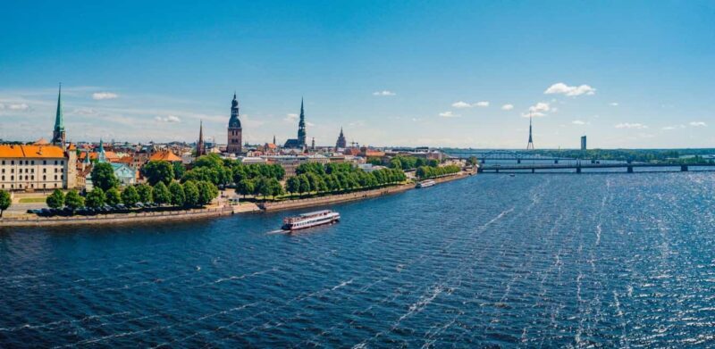 Riga: City Introduction Walking Tour with a Local Guide - Beyond the Landmarks: Hidden Corners and Local Insights
