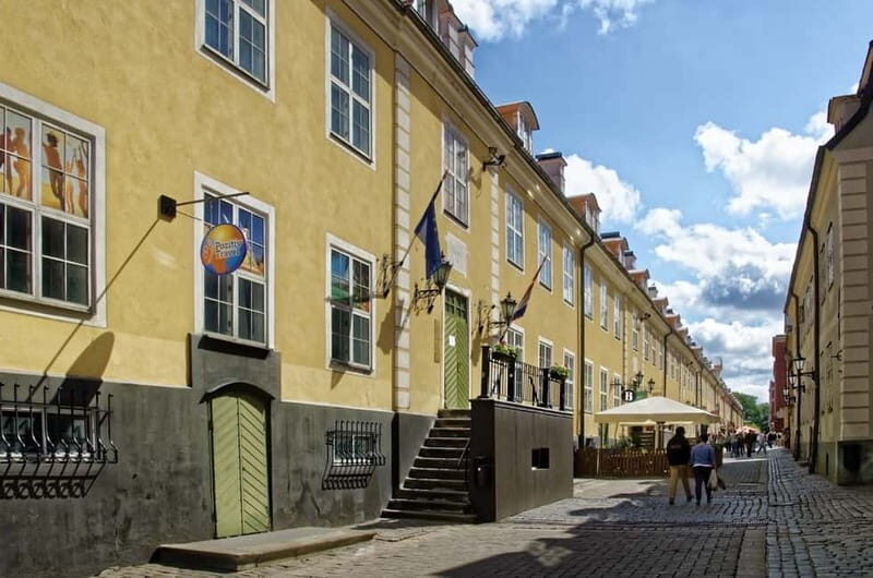 Riga: Guided Old Town Walking Tour - The Experience and Guide Quality
