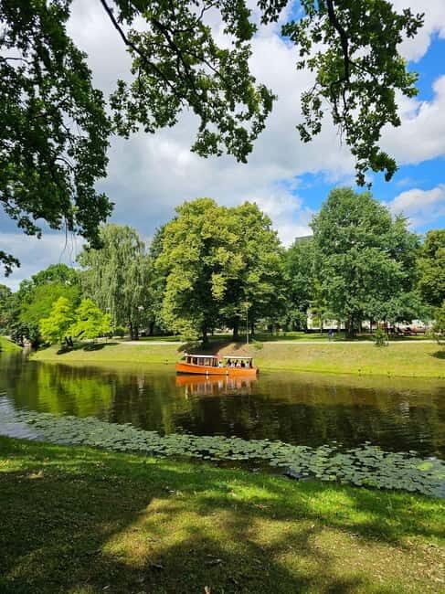 Riga: Private Boat Tour with Sparkling Wine - Key Points