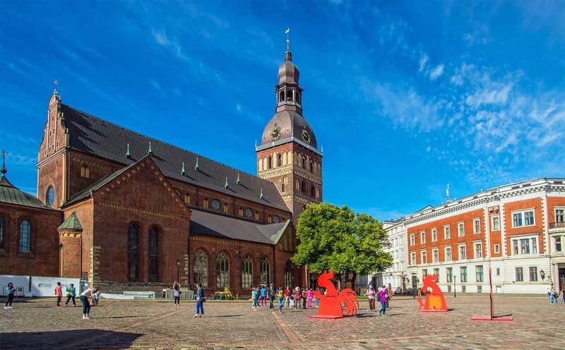 Riga: Private Old Town Walking Tour - Key Points
