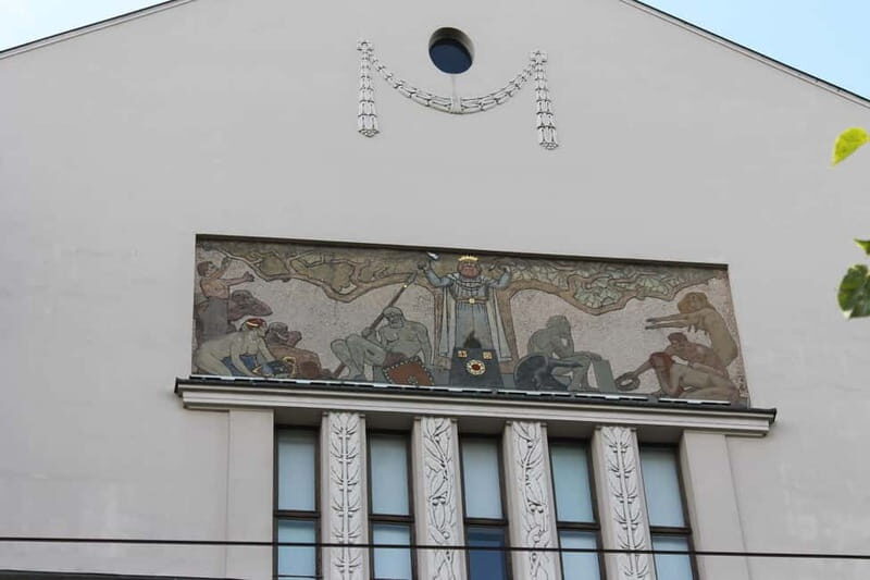 Riga`s Humor and History Walking Tour - Key Points