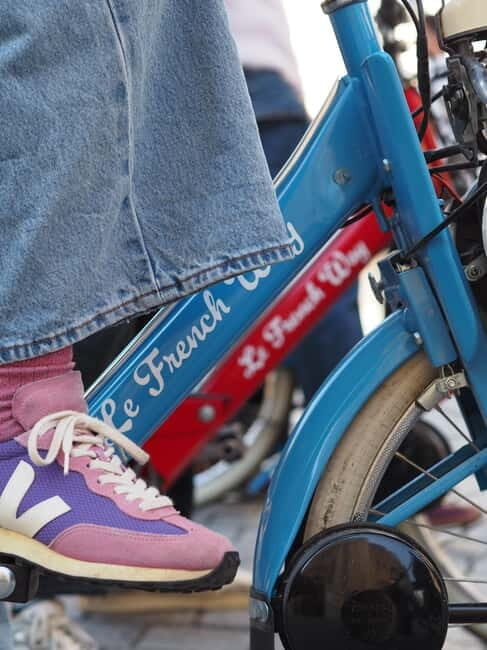 Right Bank by Vintage Bike: Guided Paris Tour on a Solex - An In-Depth Look at the Experience