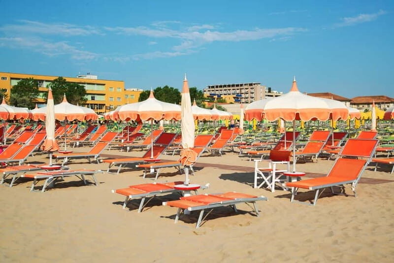 Rimini: Beach Umbrella and Sun Bed at 67 Beach with Drink - A Deep Dive into the Experience