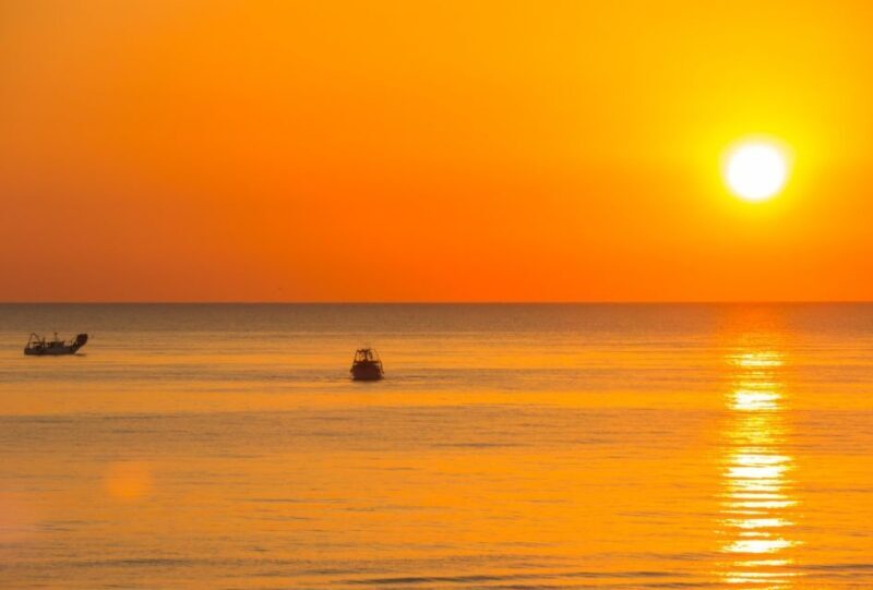 Rimini: Beach umbrella, drink and Jacuzzi at 26 TikiBeach - Key Points