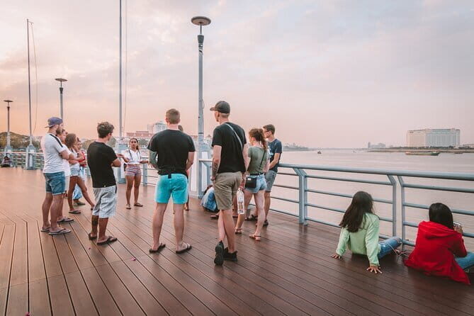 Riverside Walking Tour with Snack, Drinks & Local Ferry Ride - An In-Depth Look at the Riverside Walking Tour