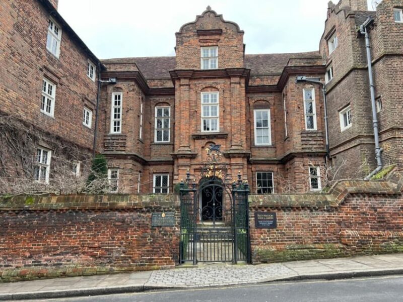 Rochester: Private 2hr Walking Tour with a Blue Badge Guide - Key Points