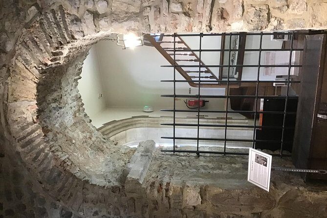 Roman London Private Walking Tour - Exploring the Roman Walls and Gates