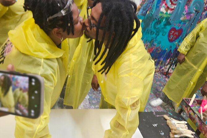 Romantic Date Night Art Experience in Houston - An Engaging Introduction to Artistic Fun