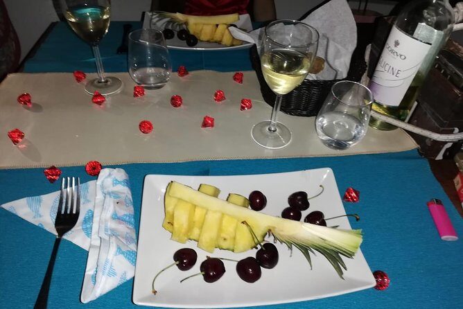 Romantic dinner on a boat - Catania - Who Will Love This Experience?