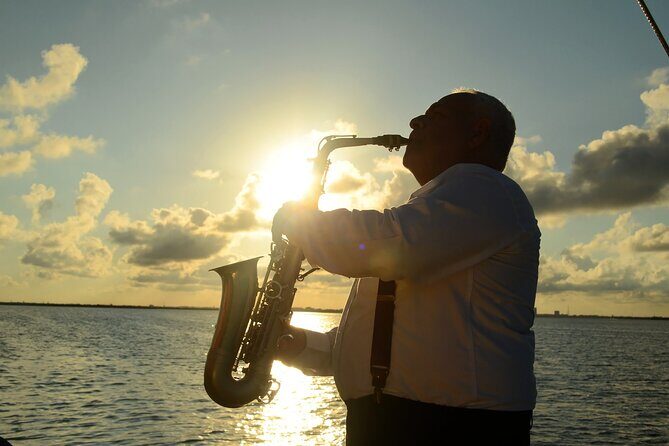 Romantic Dinner Touring the Nichupté Lagoon in Galeón - FAQ