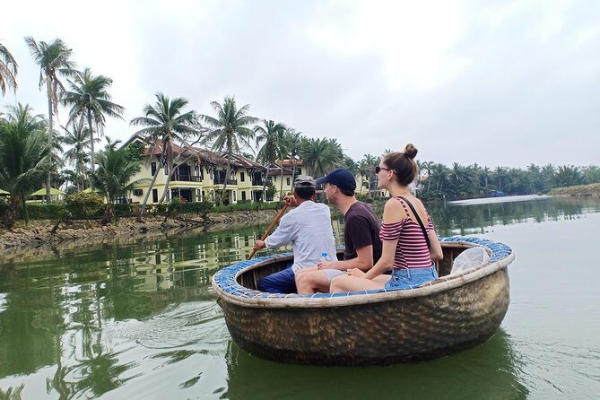 Romantic Dinning On The Bamboo Raft - What You Can Expect from the Experience