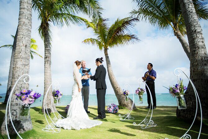 Romantic Oceanfront Beach Wedding in Honolulu - Who Is This Best For?