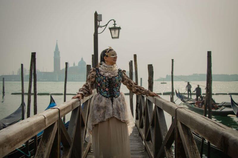 Romantic Photoshoot Experience for Couples in Venice - The Value of a Professional Photoshoot in Venice