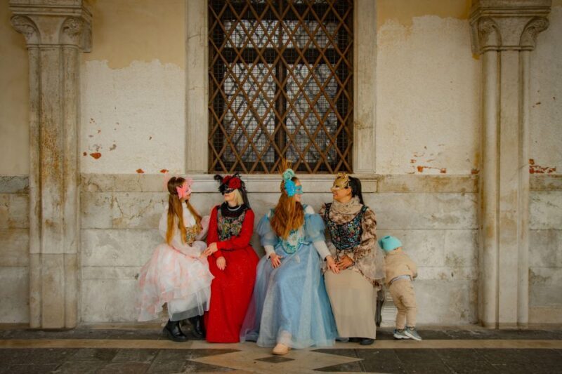 Romantic Photoshoot Experience for Couples in Venice - FAQ