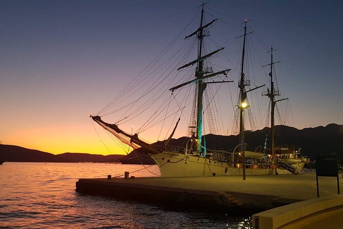 Romantic Sunset Tour in Boka Bay by Speedboat - Key Points