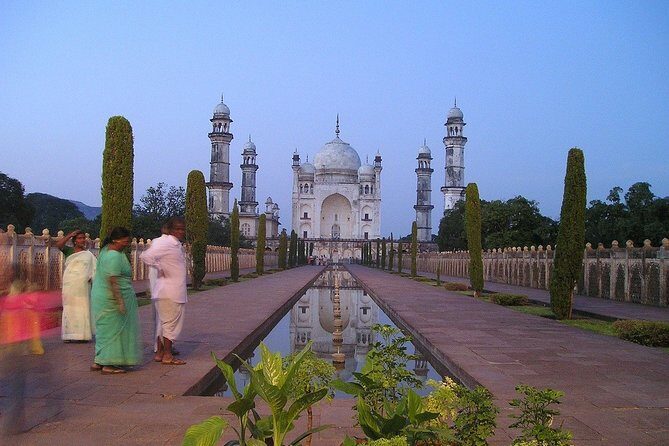 Romantic tour in Aurangabad - Key Points