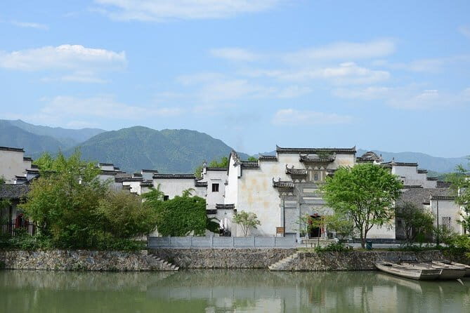 Romantic Tour in Huizhou - Key Points