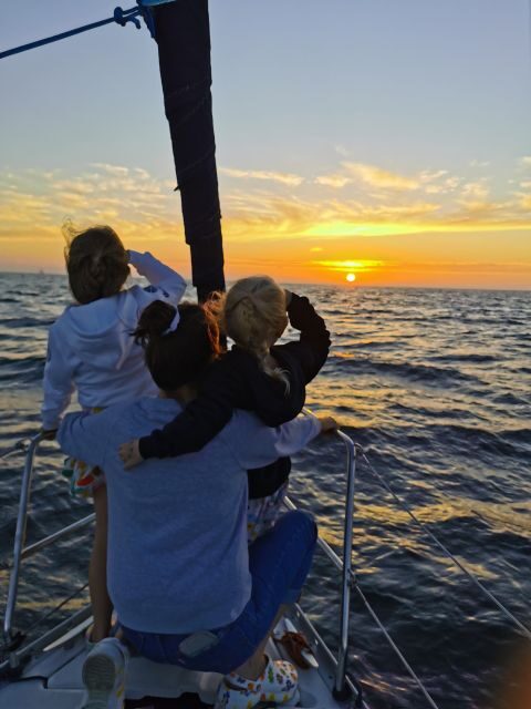 Romantic Tour on a Luxury Sailboat with Vintage Transfer 4H - Who Will Appreciate This Tour?