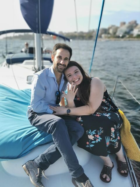 Romantic Tour on a Luxury Sailboat with Vintage Transfer 4H - FAQ