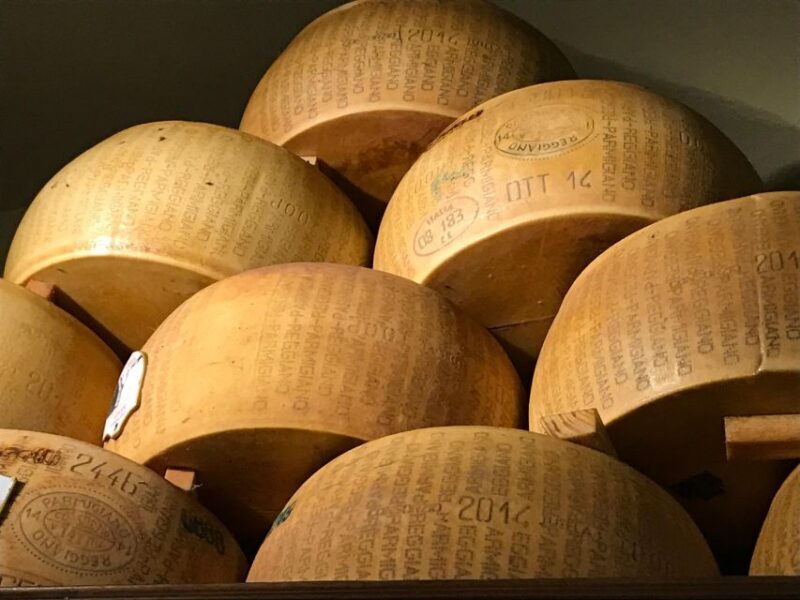 Rome: Authentic Roman Restaurant Dining Experience & Wine - Practical Tips for Visitors