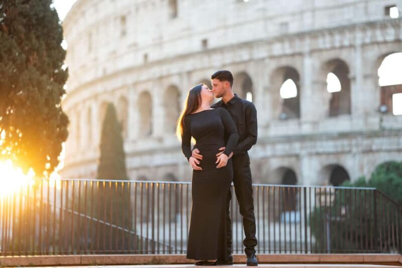 Rome: Colosseum Photoshoot  Private Session - Key Points