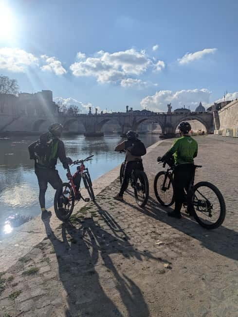 Rome: E-bike Tiber River Tour > Hidden Gems & Local Treats - The Experience in Practice
